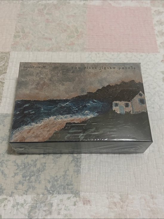 Taylor Swift Other - Taylor Swift House On The Coast Puzzle
